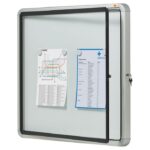 PLOČA OGLASNA MAGNETNA-STAKLENA KRILNA VRATA  69,2X75,2X4,5 CM NOBO 1902578 BIJELA