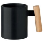 ŠALICA KERAMIČKA 320ML CRENATE SA DRVENOM DRŠKOM CRNA - Image 2